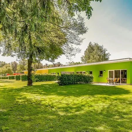 Bungis - 28 Ferienhaeuser Am Grimnitzsee G4 *