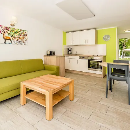 Bungis - 28 Ferienhaeuser Am Grimnitzsee G4 *