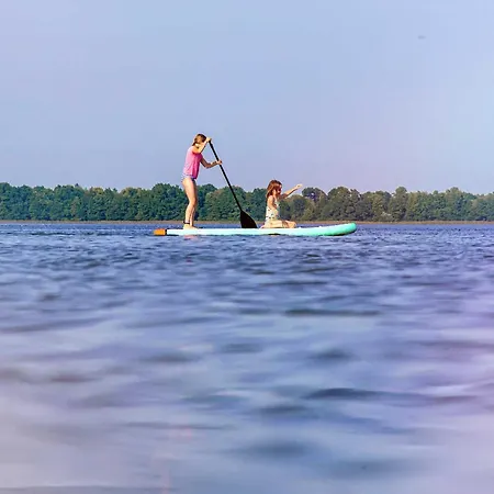 펜션 Bungis - 28 Ferienhaeuser Am Grimnitzsee G4 *