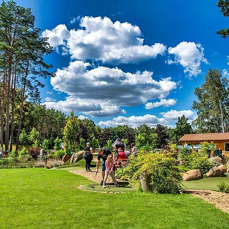 Bungis - 28 Ferienhaeuser Am Grimnitzsee G4 *