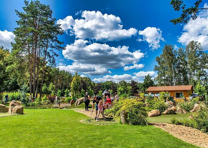 Bungis - 28 Ferienhaeuser Am Grimnitzsee G4 *